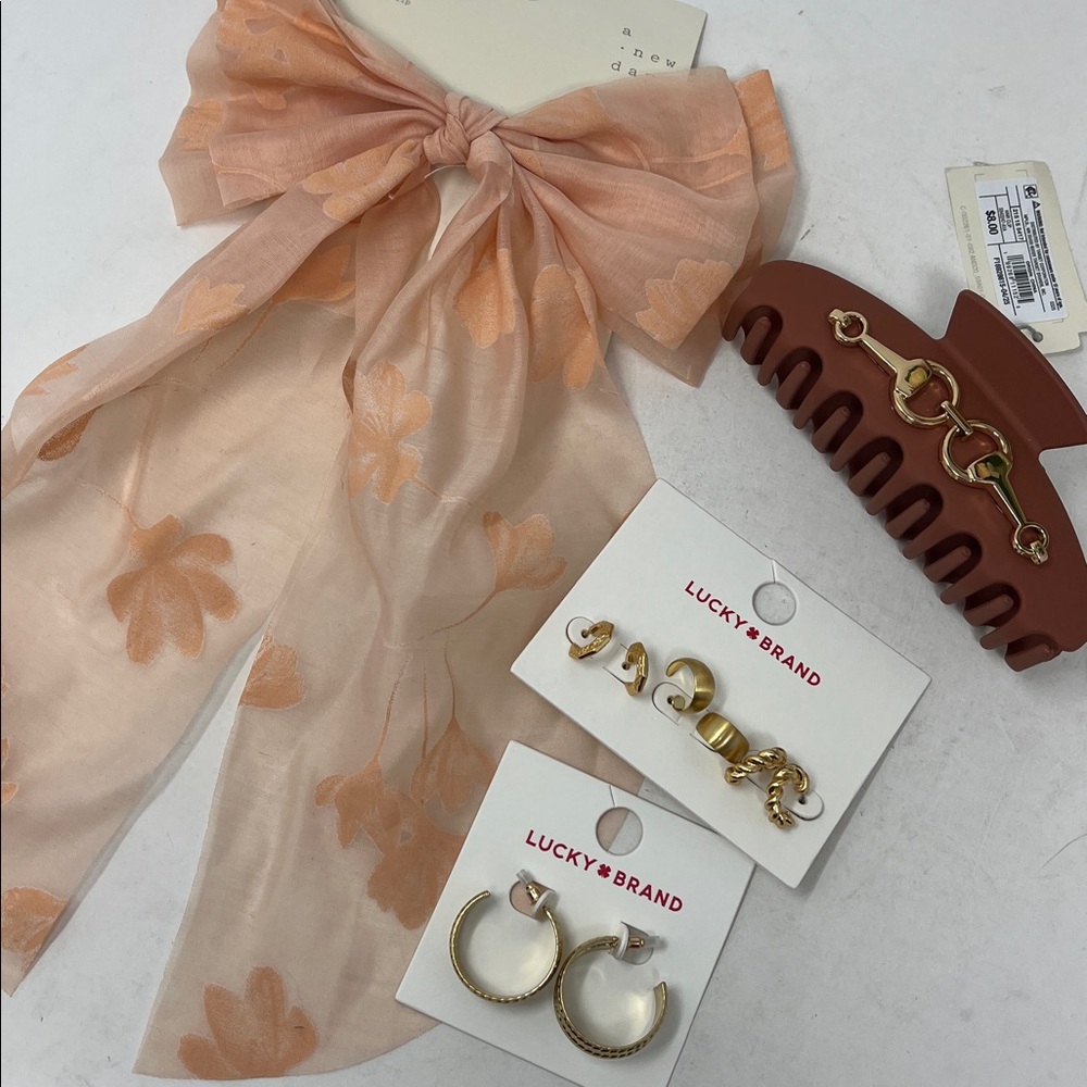 LUCKY BRAND AND A NEW DAY ACCESSORY BUNDLE OF 4 HAIR CLIP CLAW CLIP EARRINGS NWT